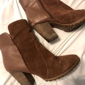 TAHARI SUEDE AND LEATHER FALL BOOTS!